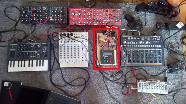 OscDigiSeq setup with 5 synthesizers.