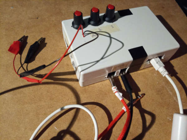 OscCVGateMod is a CV/Gate modulator.